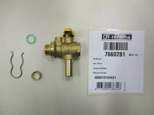 Gasabsperrhahn von Remeha mit grünem Dichtungsring, einem Metallclip und einem zusätzlichen Teil auf der linken Seite, auf weißem Hintergrund.